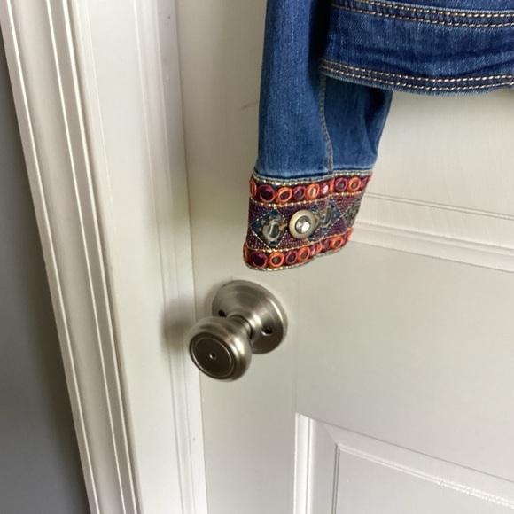 Baccini NWT Women’s Denim Jacket With Sparkle Trim.  Size M - Picture 3 of 6